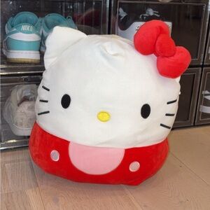 Hello Kitty squishmellow
